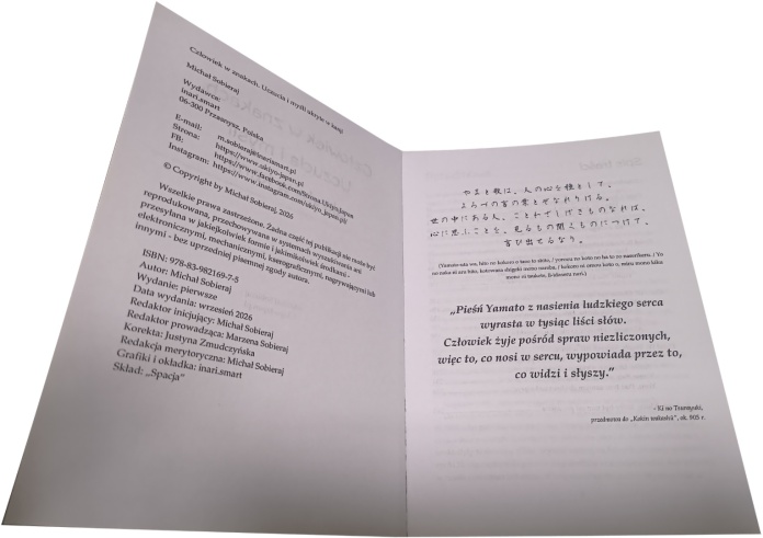 Człowiek w znakach kanji (wersja papierowa) - V Tom esejów z ukiyo-japan.pl autorstwa Michała Sobieraja - motto